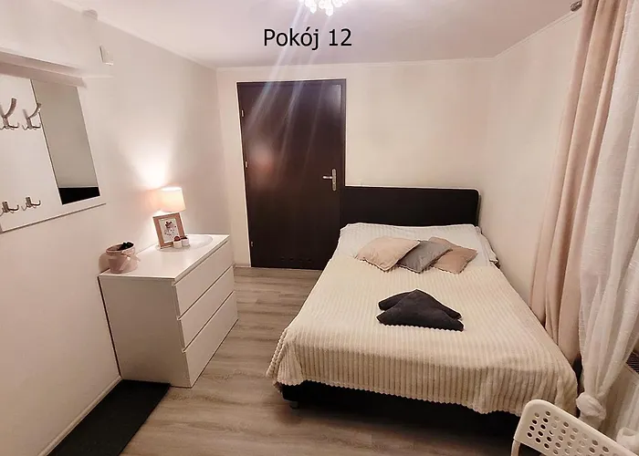 Pod Dębem Nocleg ze śniadaniem 3*